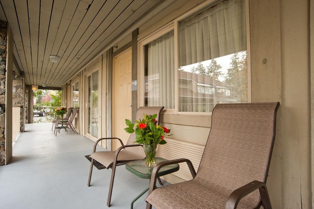 Holiday Inn Victoria - Elk Lake By Ihg Saanich Екстер'єр фото