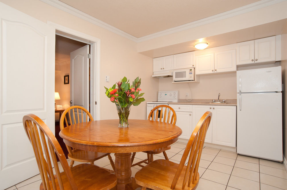 Holiday Inn Victoria - Elk Lake By Ihg Saanich Екстер'єр фото